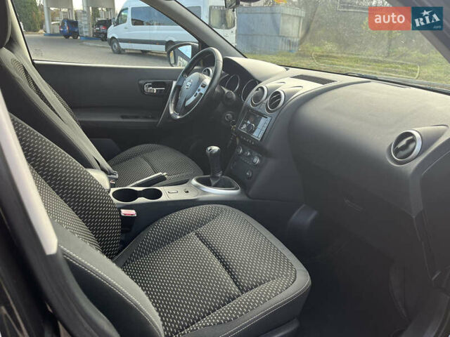 Черный Ниссан Кашкай, объемом двигателя 1.6 л и пробегом 208 тыс. км за 8500 $, фото 13 на Automoto.ua