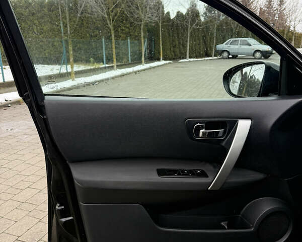 Черный Ниссан Кашкай, объемом двигателя 1.5 л и пробегом 230 тыс. км за 8950 $, фото 53 на Automoto.ua