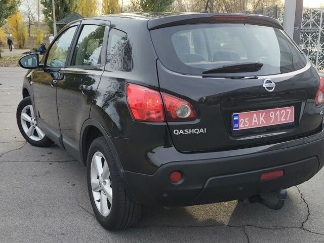 Черный Ниссан Кашкай, объемом двигателя 1.5 л и пробегом 255 тыс. км за 8250 $, фото 3 на Automoto.ua