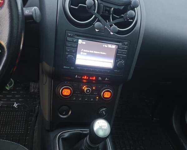 Черный Ниссан Кашкай, объемом двигателя 1.5 л и пробегом 195 тыс. км за 9150 $, фото 16 на Automoto.ua