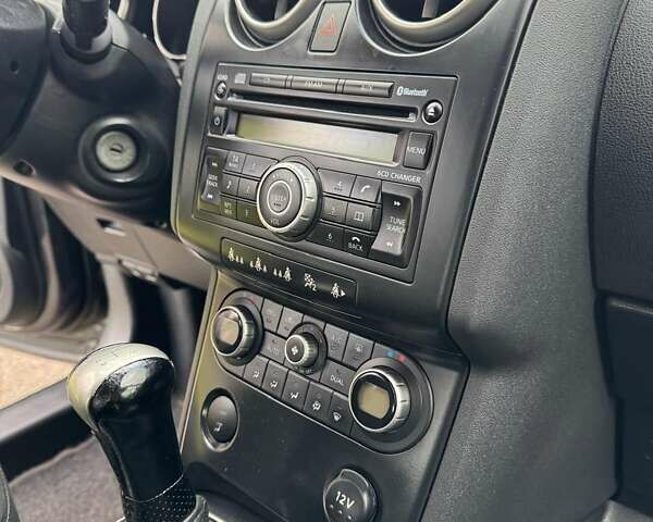 Черный Ниссан Кашкай, объемом двигателя 1.6 л и пробегом 228 тыс. км за 8399 $, фото 23 на Automoto.ua