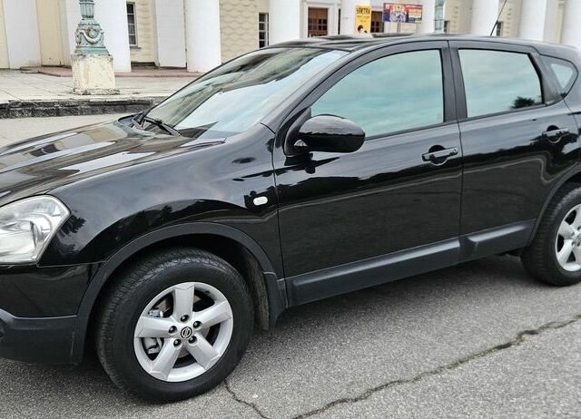 Черный Ниссан Кашкай, объемом двигателя 2 л и пробегом 143 тыс. км за 7800 $, фото 4 на Automoto.ua