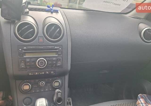 Черный Ниссан Кашкай, объемом двигателя 1.6 л и пробегом 207 тыс. км за 9500 $, фото 7 на Automoto.ua