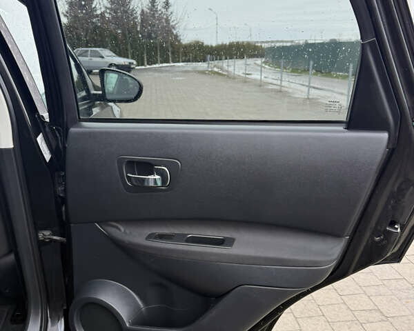 Черный Ниссан Кашкай, объемом двигателя 1.5 л и пробегом 230 тыс. км за 8950 $, фото 59 на Automoto.ua