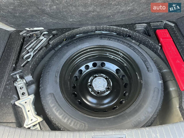 Черный Ниссан Кашкай, объемом двигателя 1.6 л и пробегом 208 тыс. км за 8500 $, фото 11 на Automoto.ua