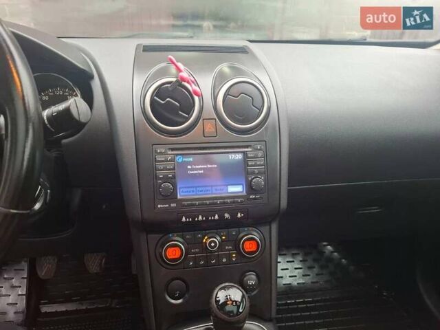 Черный Ниссан Кашкай, объемом двигателя 1.6 л и пробегом 207 тыс. км за 8600 $, фото 6 на Automoto.ua