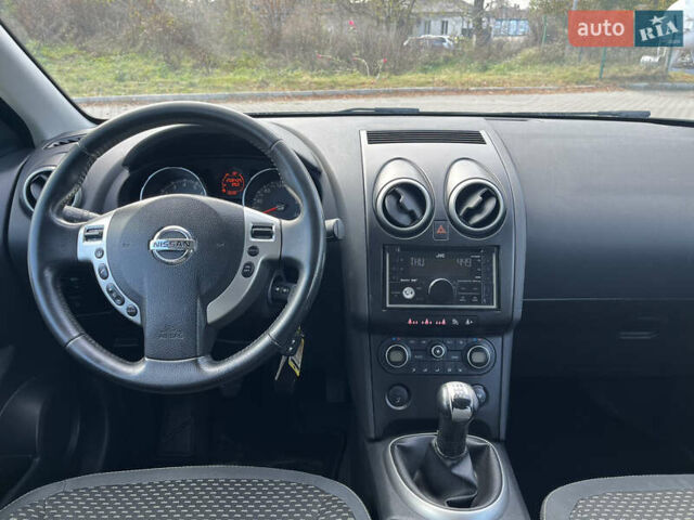 Черный Ниссан Кашкай, объемом двигателя 1.6 л и пробегом 208 тыс. км за 8500 $, фото 14 на Automoto.ua