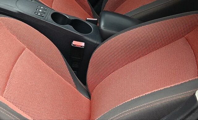 Черный Ниссан Кашкай, объемом двигателя 2 л и пробегом 143 тыс. км за 7800 $, фото 7 на Automoto.ua