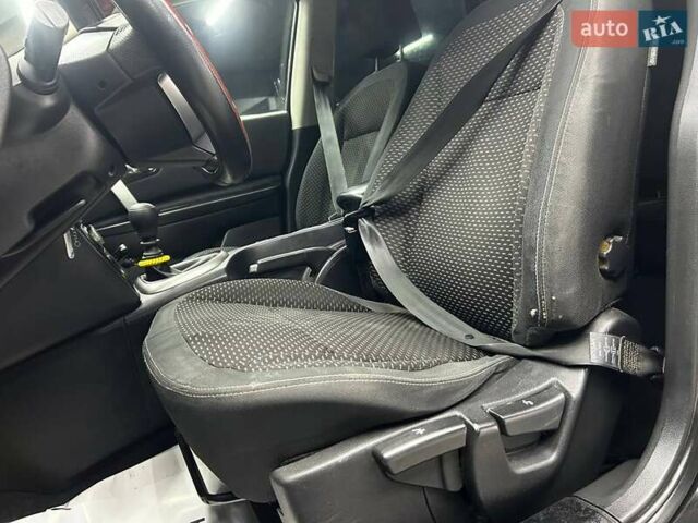 Черный Ниссан Кашкай, объемом двигателя 1.46 л и пробегом 282 тыс. км за 9000 $, фото 6 на Automoto.ua