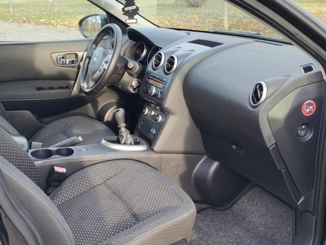 Черный Ниссан Кашкай, объемом двигателя 1.5 л и пробегом 255 тыс. км за 8250 $, фото 9 на Automoto.ua