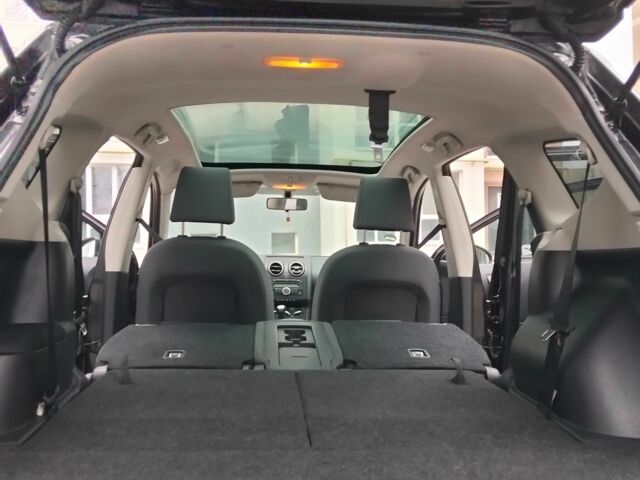 Черный Ниссан Кашкай, объемом двигателя 1.6 л и пробегом 256 тыс. км за 8150 $, фото 6 на Automoto.ua