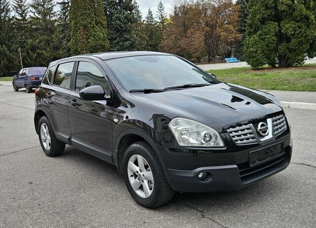 Черный Ниссан Кашкай, объемом двигателя 2 л и пробегом 143 тыс. км за 8300 $, фото 2 на Automoto.ua