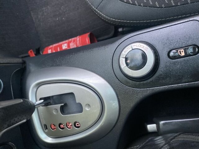 Черный Ниссан Кашкай, объемом двигателя 2 л и пробегом 247 тыс. км за 10500 $, фото 21 на Automoto.ua