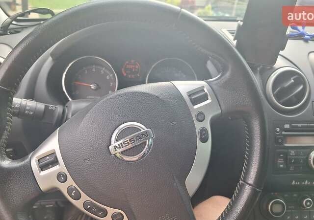Черный Ниссан Кашкай, объемом двигателя 1.6 л и пробегом 207 тыс. км за 9500 $, фото 8 на Automoto.ua