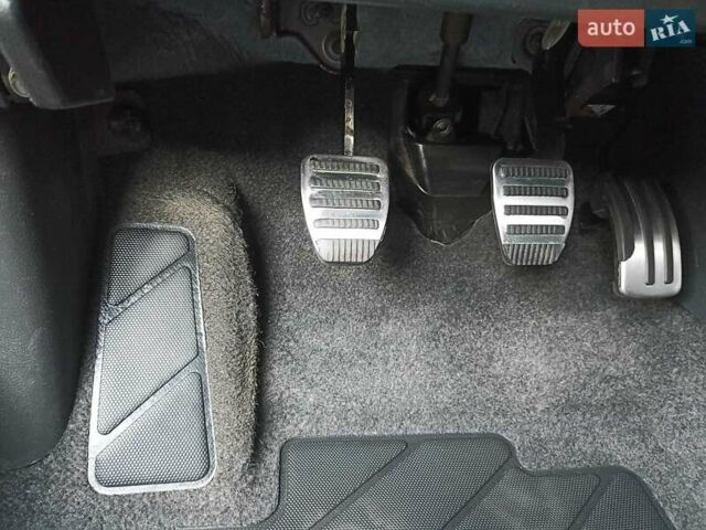 Черный Ниссан Кашкай, объемом двигателя 2 л и пробегом 214 тыс. км за 9400 $, фото 20 на Automoto.ua