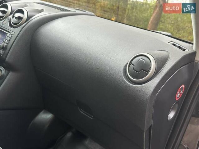 Черный Ниссан Кашкай, объемом двигателя 1.5 л и пробегом 209 тыс. км за 8250 $, фото 77 на Automoto.ua
