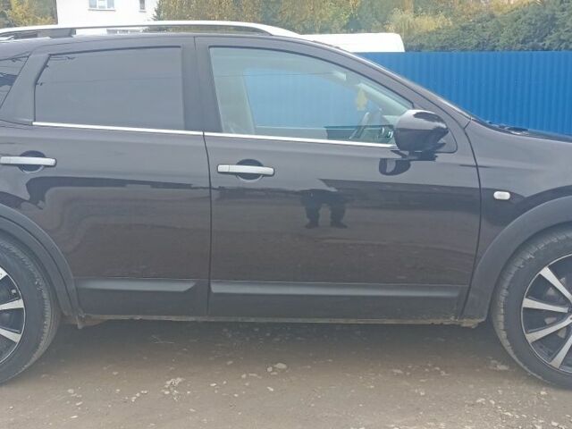 Черный Ниссан Кашкай, объемом двигателя 2 л и пробегом 240 тыс. км за 9800 $, фото 5 на Automoto.ua