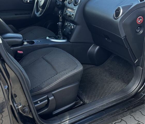 Черный Ниссан Кашкай, объемом двигателя 1.5 л и пробегом 280 тыс. км за 8600 $, фото 11 на Automoto.ua