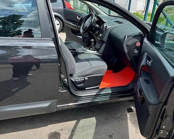 Черный Ниссан Кашкай, объемом двигателя 1.6 л и пробегом 185 тыс. км за 8300 $, фото 4 на Automoto.ua