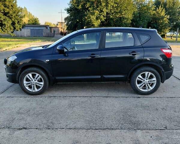 Черный Ниссан Кашкай, объемом двигателя 1.5 л и пробегом 236 тыс. км за 10800 $, фото 2 на Automoto.ua