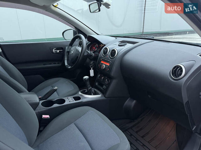 Черный Ниссан Кашкай, объемом двигателя 1.6 л и пробегом 168 тыс. км за 9500 $, фото 14 на Automoto.ua