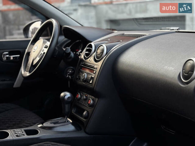 Черный Ниссан Кашкай, объемом двигателя 2 л и пробегом 162 тыс. км за 9350 $, фото 7 на Automoto.ua