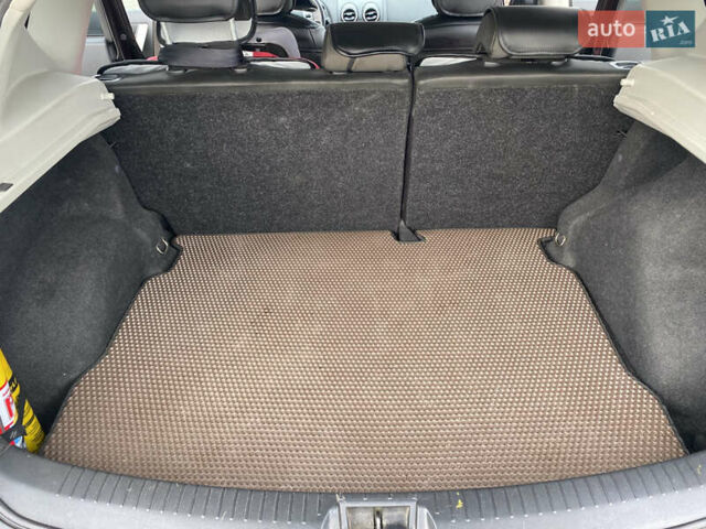 Черный Ниссан Кашкай, объемом двигателя 2 л и пробегом 235 тыс. км за 10700 $, фото 17 на Automoto.ua