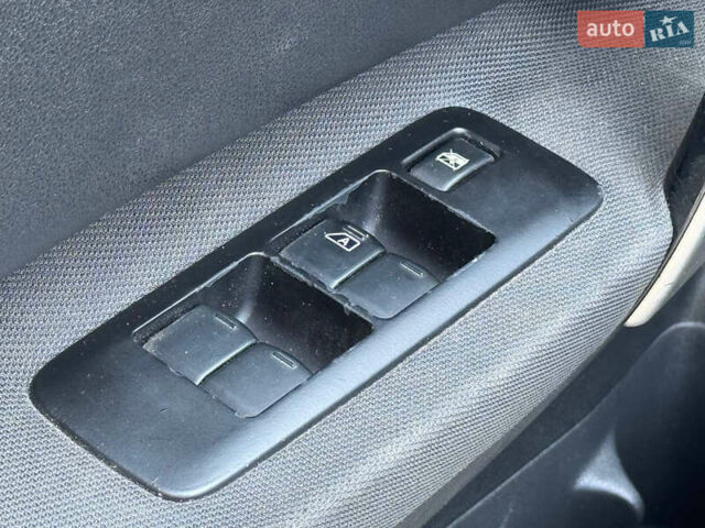 Черный Ниссан Кашкай, объемом двигателя 2 л и пробегом 278 тыс. км за 8800 $, фото 10 на Automoto.ua