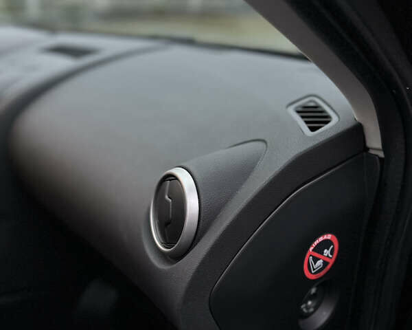 Черный Ниссан Кашкай, объемом двигателя 1.46 л и пробегом 266 тыс. км за 9400 $, фото 36 на Automoto.ua