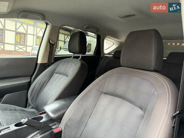 Черный Ниссан Кашкай, объемом двигателя 1.46 л и пробегом 330 тыс. км за 9000 $, фото 54 на Automoto.ua