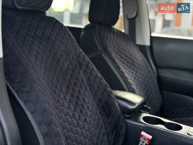 Черный Ниссан Кашкай, объемом двигателя 2 л и пробегом 162 тыс. км за 9350 $, фото 8 на Automoto.ua