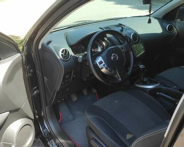 Чорний Ніссан Кашкай, об'ємом двигуна 2 л та пробігом 230 тис. км за 11000 $, фото 3 на Automoto.ua