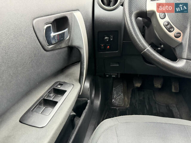 Черный Ниссан Кашкай, объемом двигателя 1.46 л и пробегом 330 тыс. км за 9000 $, фото 46 на Automoto.ua