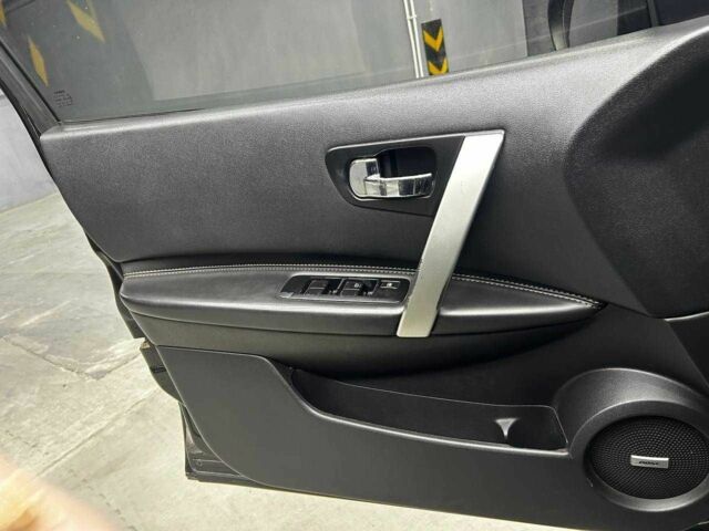 Черный Ниссан Кашкай, объемом двигателя 2 л и пробегом 200 тыс. км за 12600 $, фото 7 на Automoto.ua