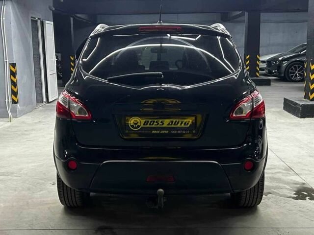 Черный Ниссан Кашкай, объемом двигателя 2 л и пробегом 200 тыс. км за 12600 $, фото 4 на Automoto.ua