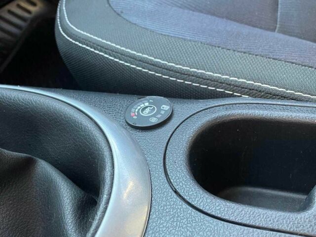 Черный Ниссан Кашкай, объемом двигателя 1.6 л и пробегом 174 тыс. км за 8900 $, фото 14 на Automoto.ua