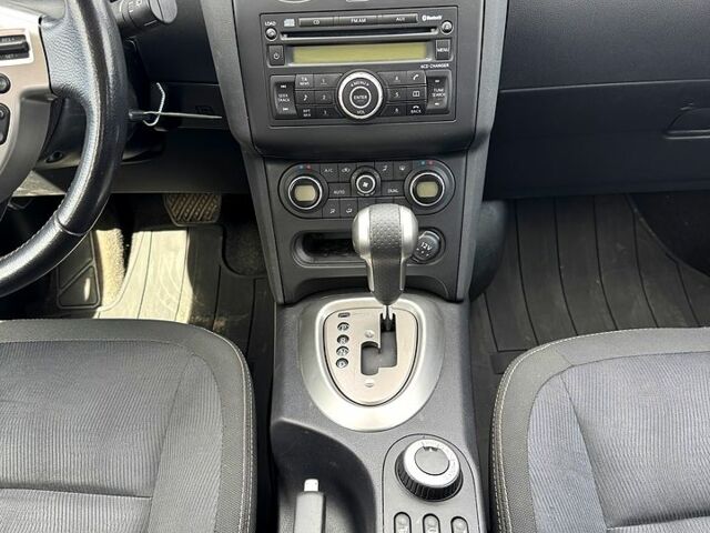 Чорний Ніссан Кашкай, об'ємом двигуна 2 л та пробігом 212 тис. км за 11200 $, фото 6 на Automoto.ua