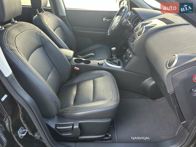 Черный Ниссан Кашкай, объемом двигателя 2 л и пробегом 121 тыс. км за 13999 $, фото 48 на Automoto.ua