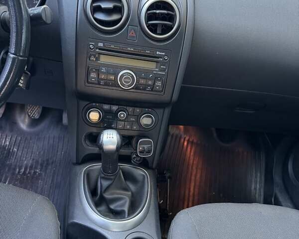 Чорний Ніссан Кашкай, об'ємом двигуна 1.6 л та пробігом 159 тис. км за 10700 $, фото 13 на Automoto.ua