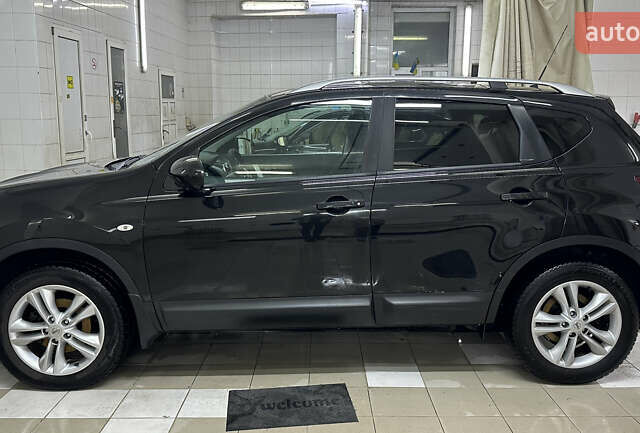 Черный Ниссан Кашкай, объемом двигателя 1.5 л и пробегом 245 тыс. км за 9950 $, фото 8 на Automoto.ua