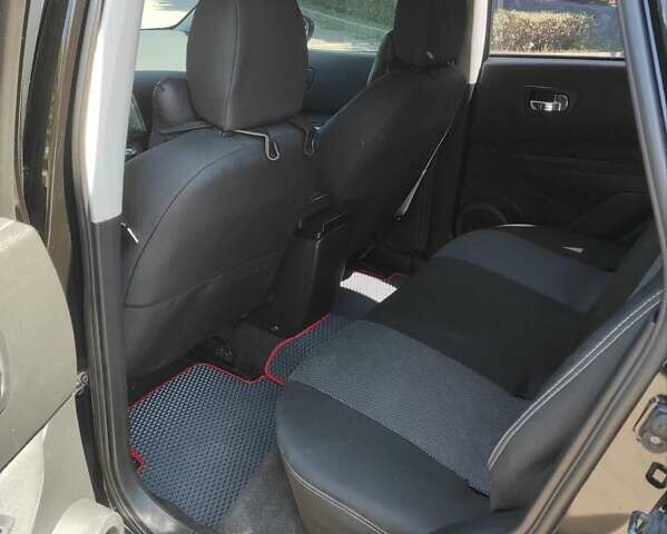 Чорний Ніссан Кашкай, об'ємом двигуна 2 л та пробігом 230 тис. км за 11000 $, фото 4 на Automoto.ua