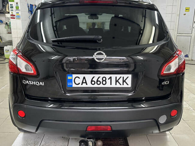 Черный Ниссан Кашкай, объемом двигателя 1.5 л и пробегом 245 тыс. км за 9950 $, фото 4 на Automoto.ua