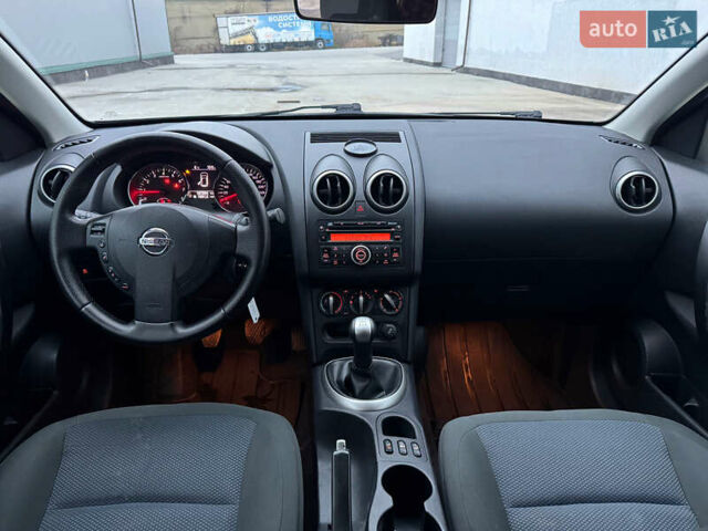 Черный Ниссан Кашкай, объемом двигателя 1.6 л и пробегом 168 тыс. км за 9500 $, фото 12 на Automoto.ua