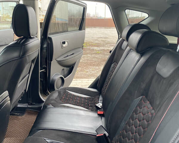 Черный Ниссан Кашкай, объемом двигателя 2 л и пробегом 235 тыс. км за 10700 $, фото 14 на Automoto.ua