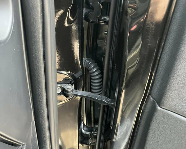 Чорний Ніссан Кашкай, об'ємом двигуна 2 л та пробігом 230 тис. км за 12299 $, фото 147 на Automoto.ua