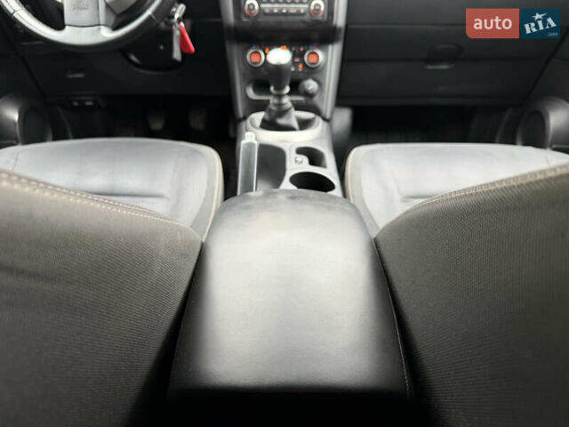 Черный Ниссан Кашкай, объемом двигателя 1.46 л и пробегом 330 тыс. км за 9000 $, фото 42 на Automoto.ua