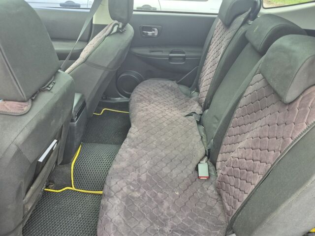 Черный Ниссан Кашкай, объемом двигателя 1.5 л и пробегом 299 тыс. км за 7500 $, фото 6 на Automoto.ua