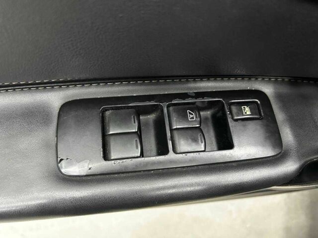 Черный Ниссан Кашкай, объемом двигателя 2 л и пробегом 200 тыс. км за 12600 $, фото 6 на Automoto.ua