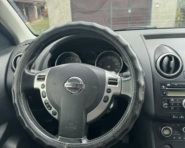 Черный Ниссан Кашкай, объемом двигателя 1.5 л и пробегом 280 тыс. км за 8400 $, фото 5 на Automoto.ua