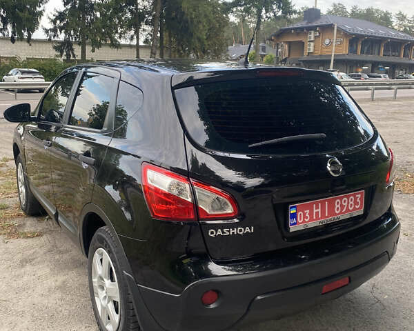 Чорний Ніссан Кашкай, об'ємом двигуна 1.6 л та пробігом 200 тис. км за 9999 $, фото 1 на Automoto.ua